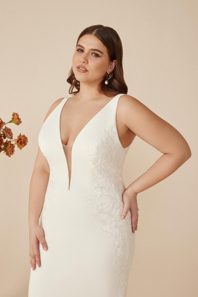 wedding dress shopping for curvy brides