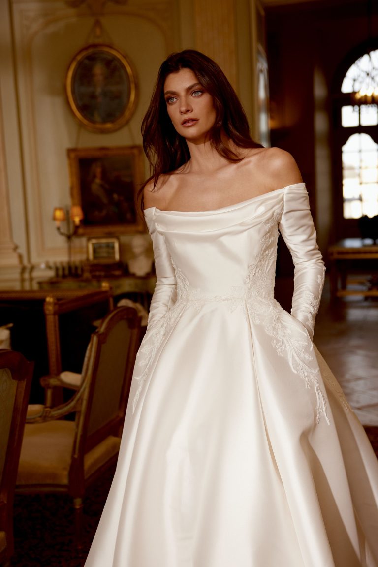 Wedding dress with pockets